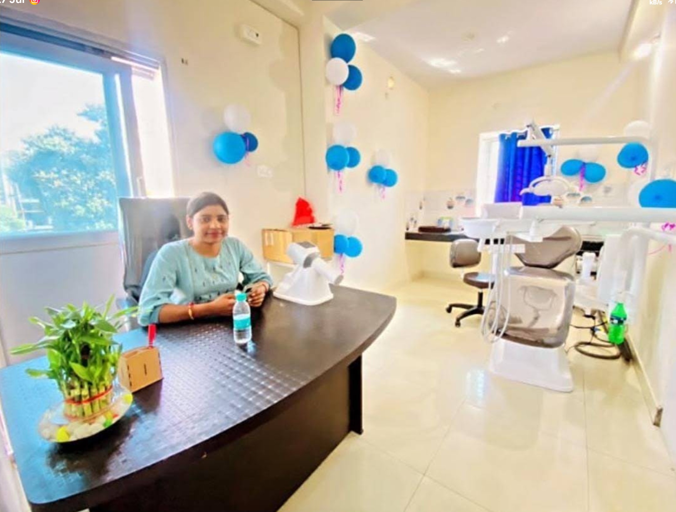 Dr. Alka Rani Dental Clinic Services and Discounts Poster